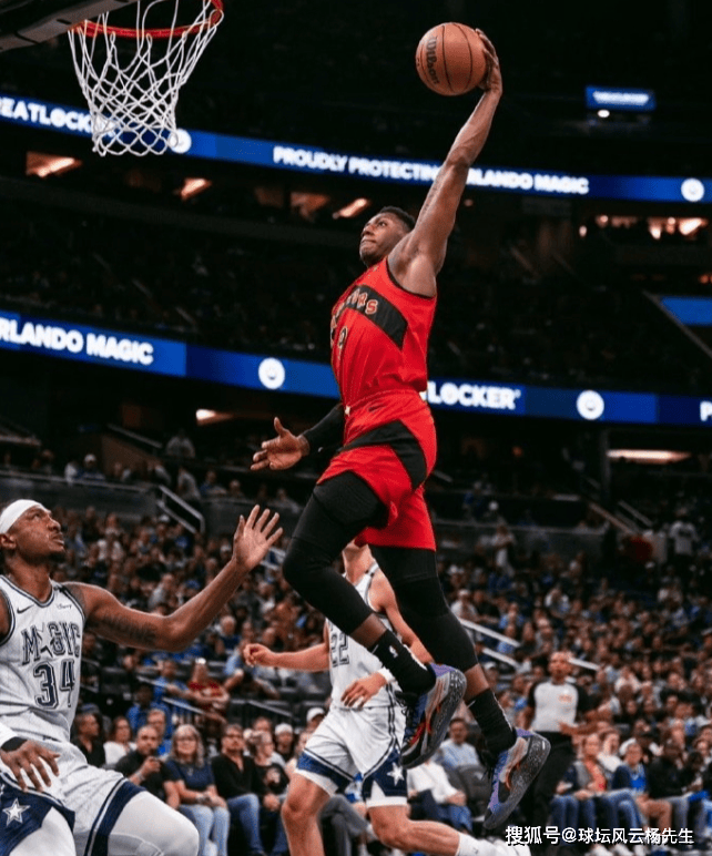 奥兰多魔术迎NBA季后赛关键赛，加时末段豪取连胜，气氛紧张，轮换策略成焦点的简单介绍