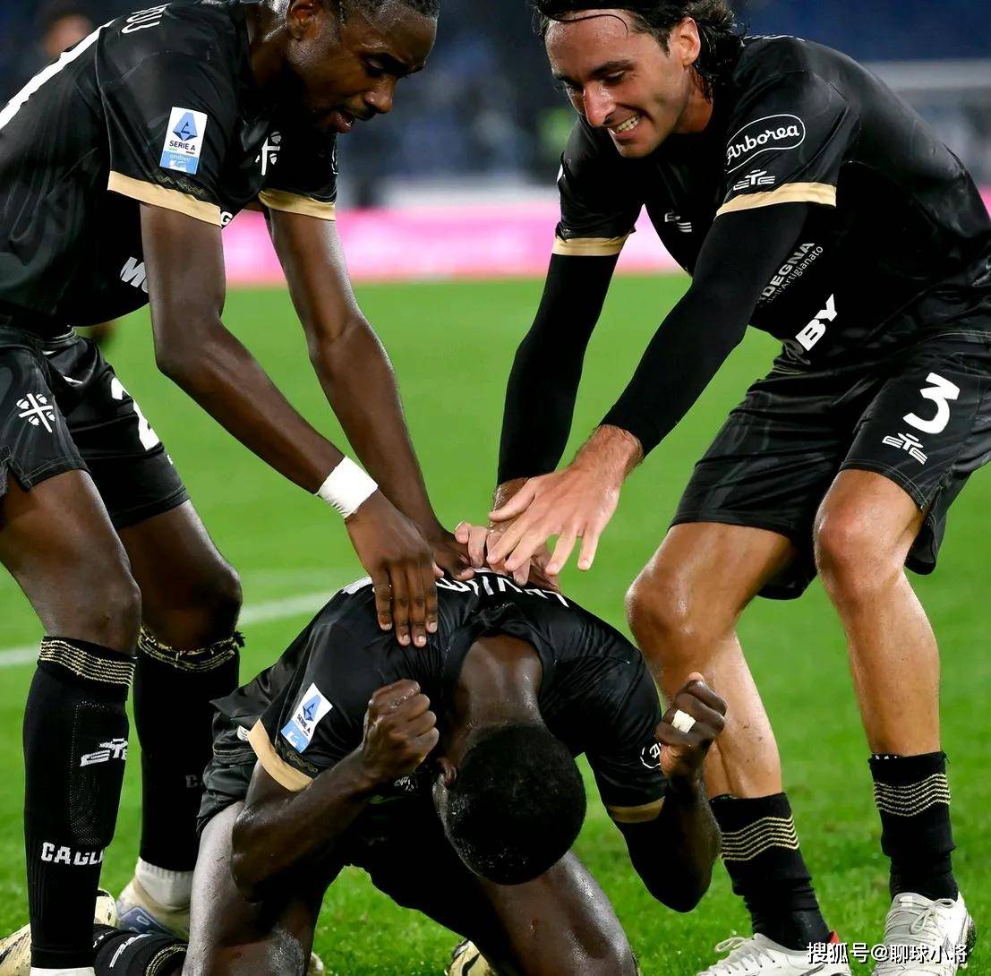 万博app下载地址亚冠倒计时，拉齐奥清晨回应争议，细节引发关注，球迷炸锅，年轻球员得到机会的简单介绍